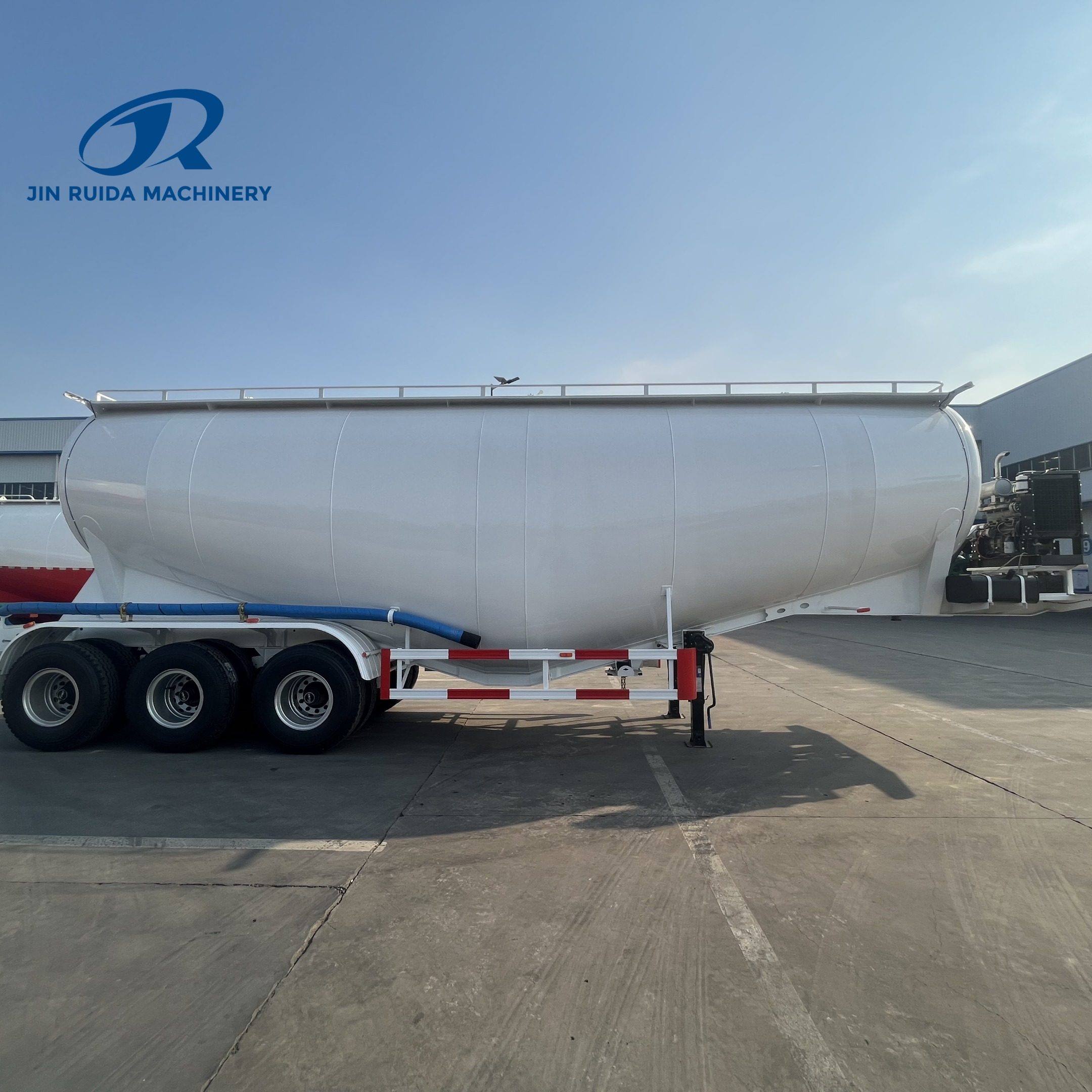 Bulk CementFly AshFlourPowder Material Transport TankTanker Heavy Duty Truck Semi Trailer